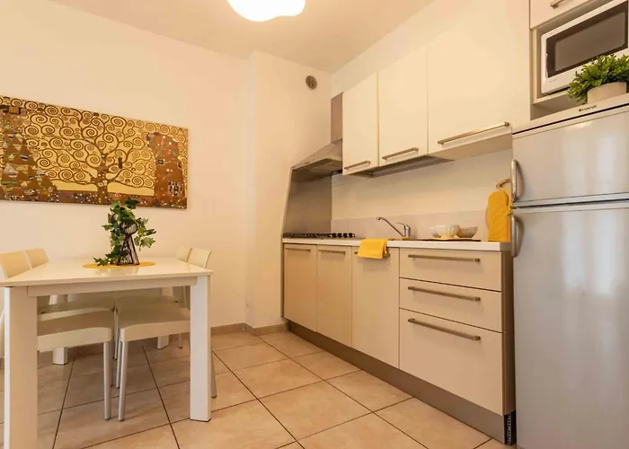 Cozy With A Fenced Garden And Fireplace Daire