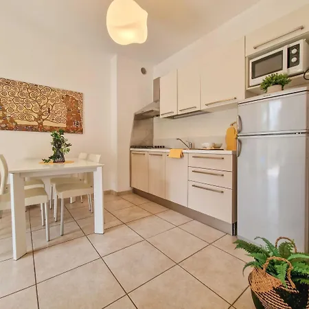 Apartment Cozy With A Fenced Garden And Fireplace Bibione