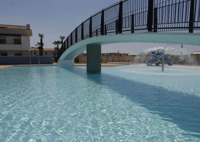 Апартаменти Cozy With A Fenced Garden And Fireplace *